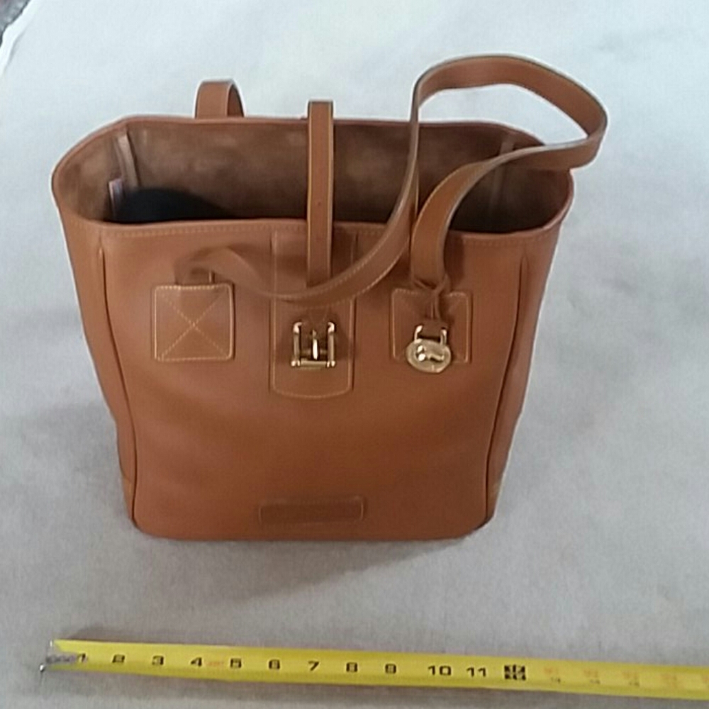 Dooney & Bourke large leather tote purse in great condition